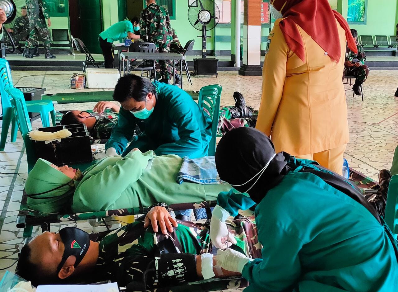 Bantu Persediaan Stok Darah Di Pinrang, Yonif 721 Makkasau Gelar Donor Darah