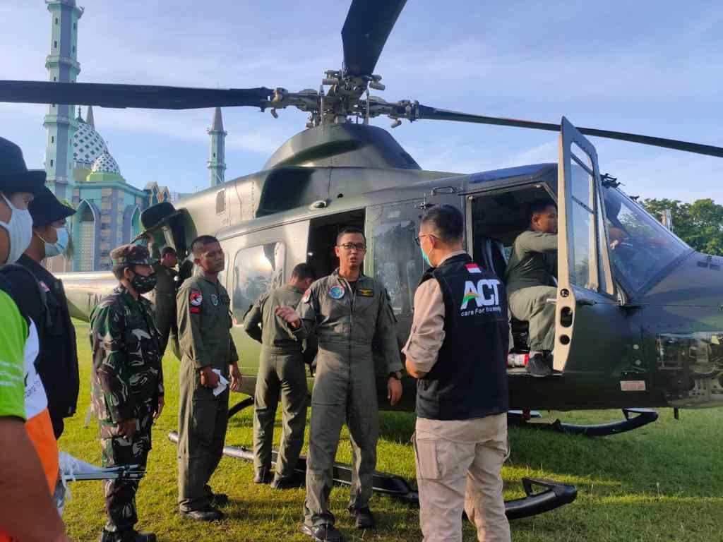 Distribusikan Bantuan Korban Gempa Sulbar di Desa Terisolir Gunakan Helikopter ⁣⁣
