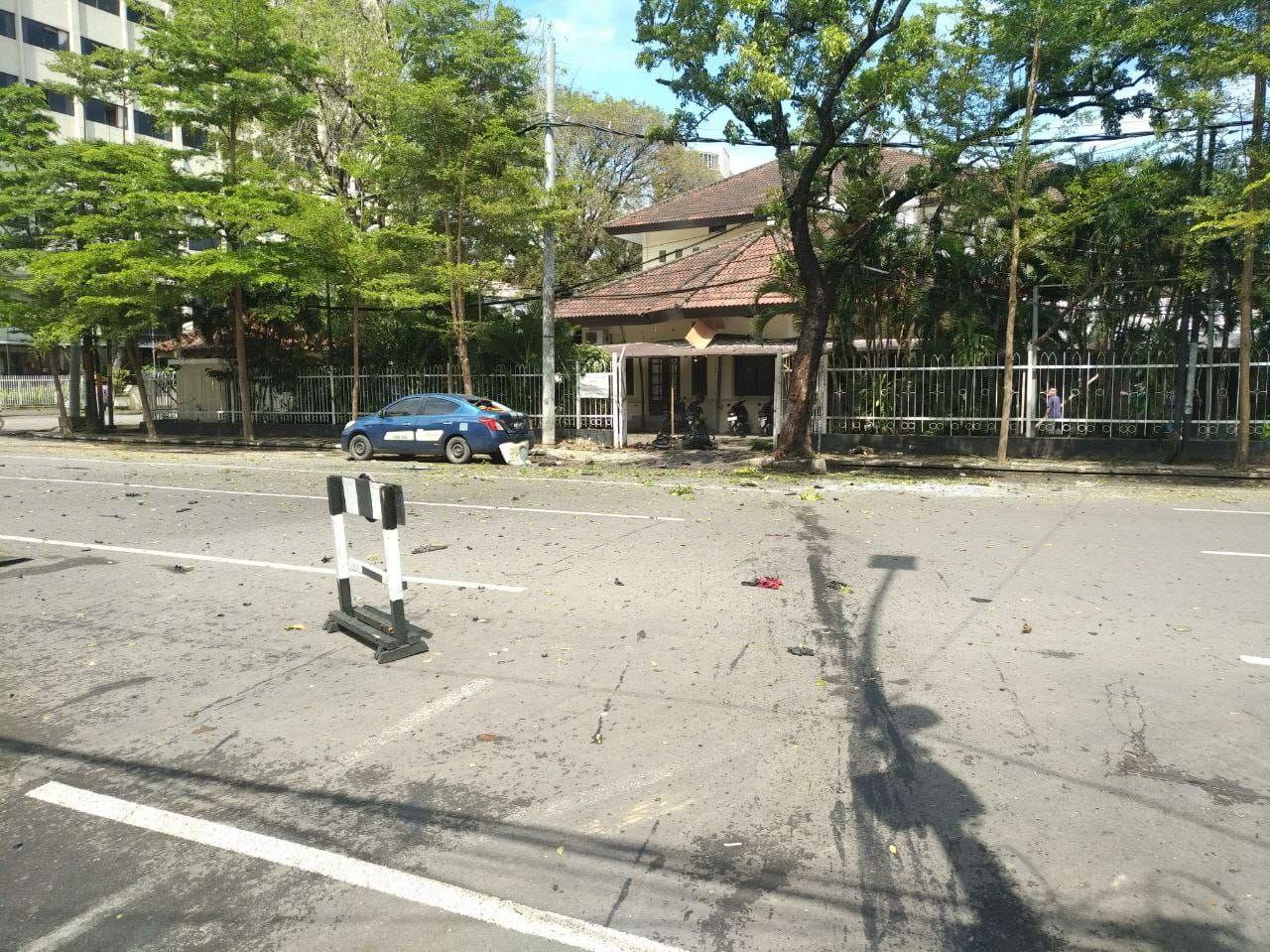 BREAKING NEWS: Diduga Bom Bunuh Diri Terjadi di Depan Gereja Katedral Makassar