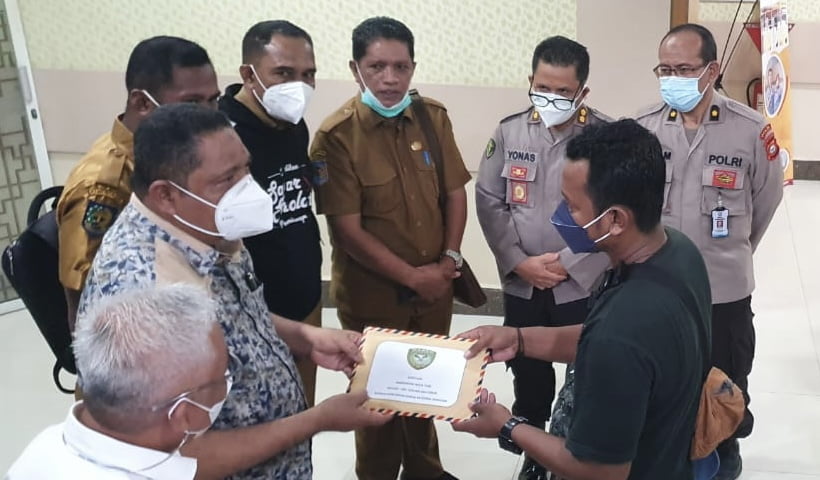 Warga Maluku Korban Bom Gereja Katedral Dapat Santunan dari Wali Kota Tual