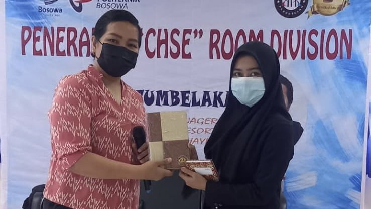 Bahas Kuliah Vokasi, Polibos Hadirkan Manajer Hotel Internasional