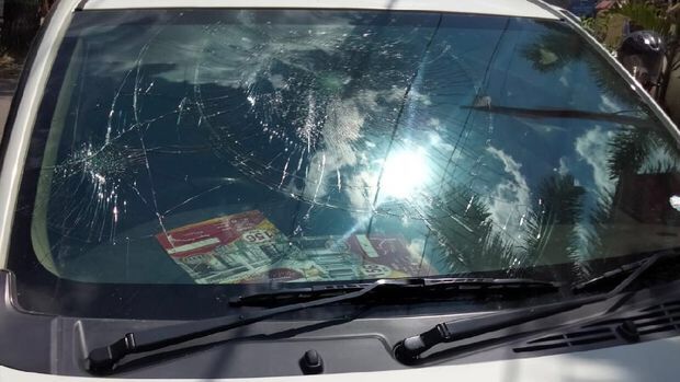 Pengantar Jenazah di Makassar Brutal di Jalanan, Serang Pengendara Mobil