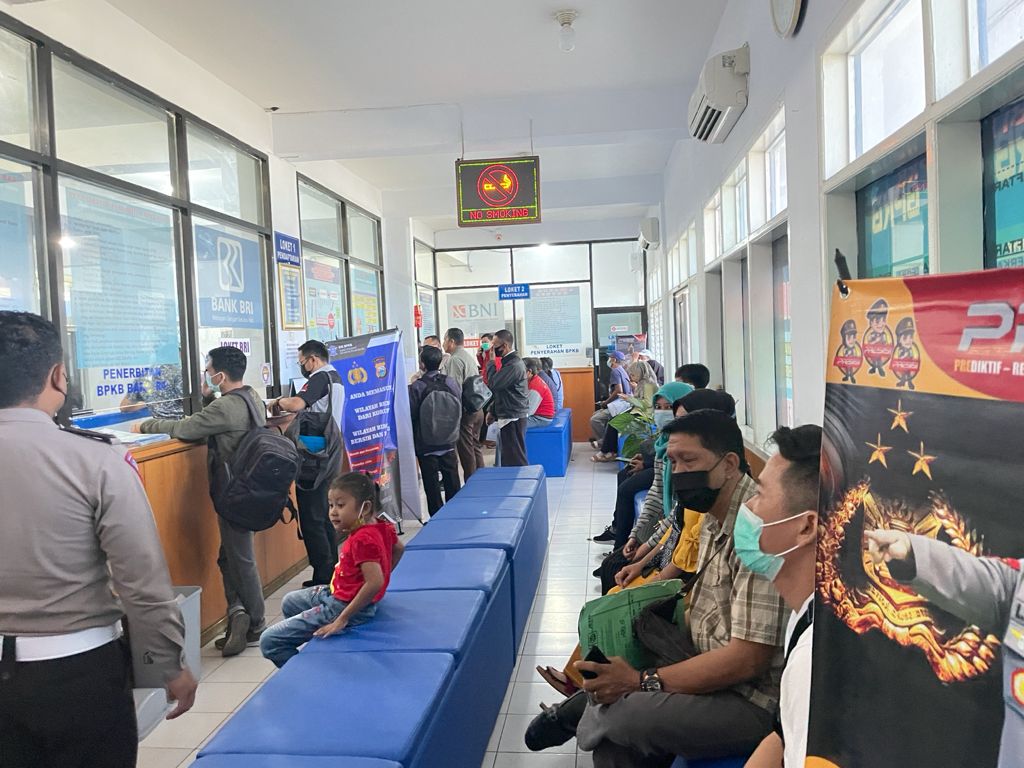 Tingkatkan Pelayanan, Ditlantas Polda Sulsel Terus Ingatkan Wajib Pajak Taat Prokes