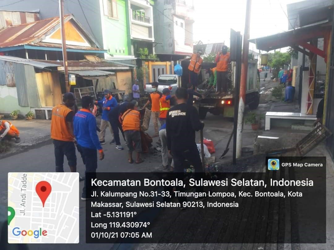 Staf Kecamatan Bontoala Ikut Kerja Bakti di Dua Kelurahan