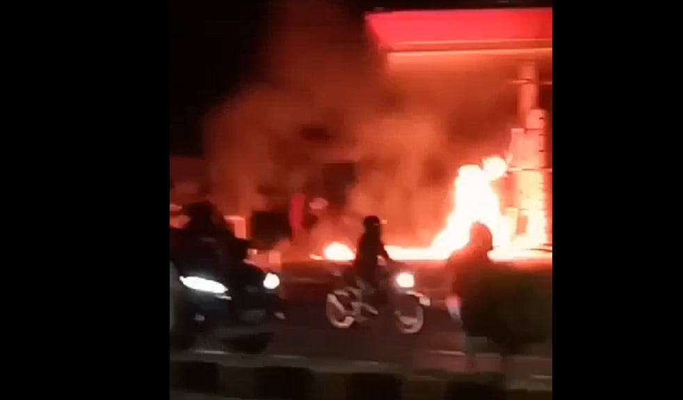 Sepeda Motor Terbakar Saat Isi BBM di SPBU Palopo