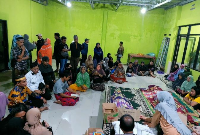 Rudianto Lallo Melayat ke Rumah Duka Korban Tertimpa Pohon Tumbang di Biringkanaya