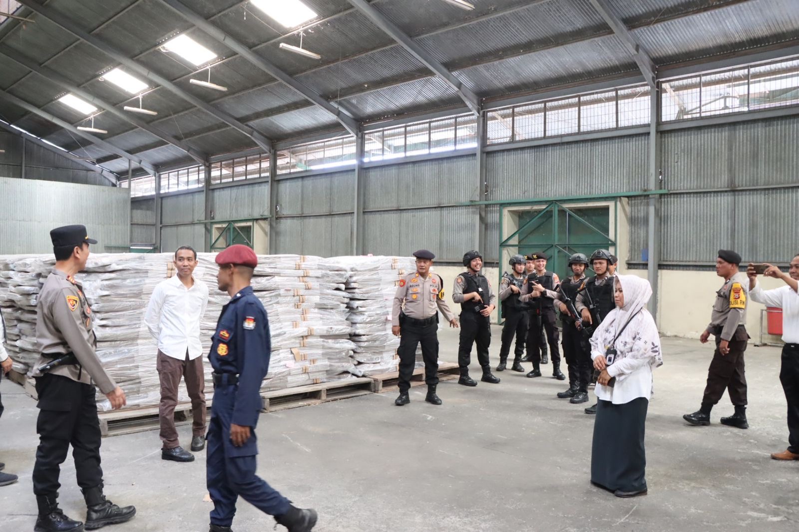 Patroli Skala Besar, Polres Sidrap Cek Kantor KPU, Bawaslu dan Gudang Logistik KPU