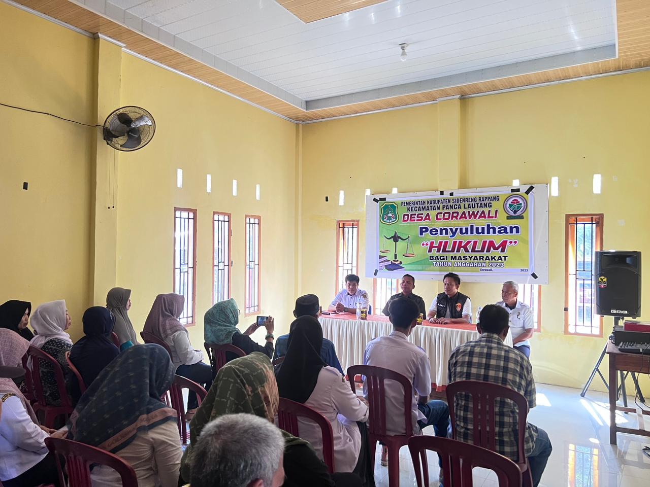 Kanit Tipikor Sat Reskrim Polres Sidrap Jadi Narasumber Sosialisasi Bidang Hukum di Kantor Desa Corawali