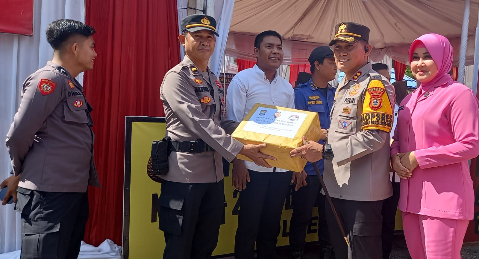 Kapolres Sidrap Bersama Ketua Bhayangkari dan PJU Cek Posko Pengamanan dan Pelayanan Operasi Lilin