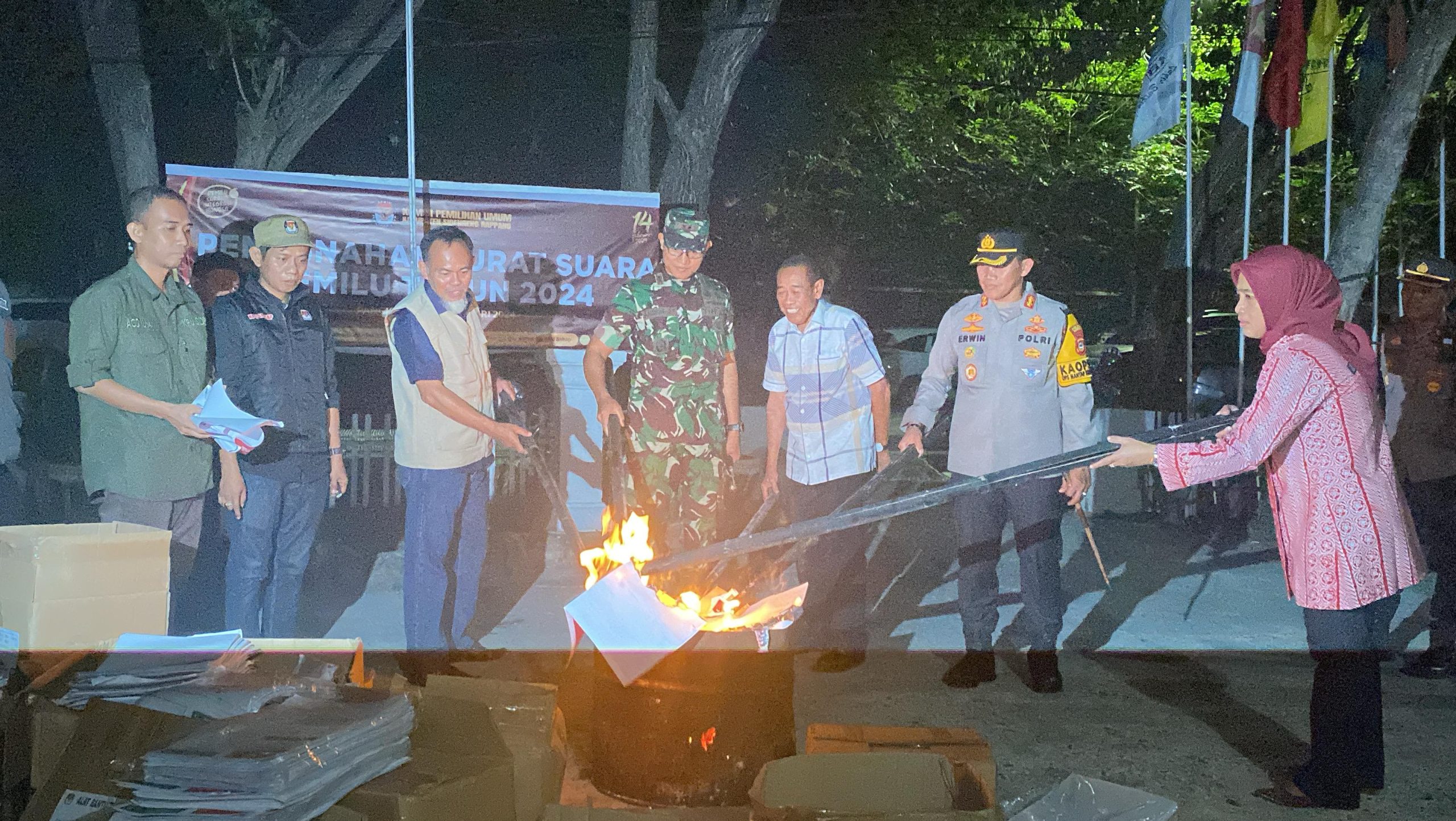 Kapolres Sidrap Hadiri Pemusnahan Kelebihan Surat Suara Pemilu di KPU
