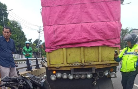 Kecelakaan dekat Simpang Lima Makassar, Driver Ojol Meregang Nyawa