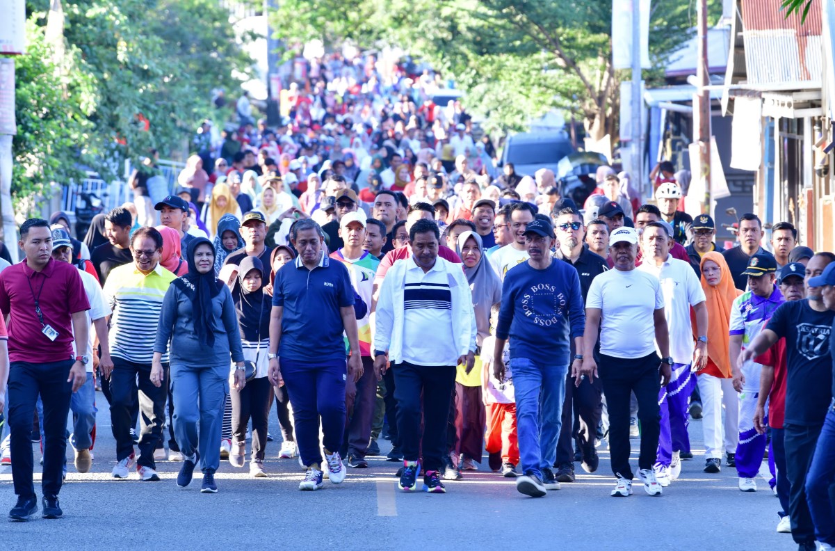 Masyarakat Wajo Antusias Ikuti Jalan Sehat dan Senam Bersama Pj Gubernur Sulsel