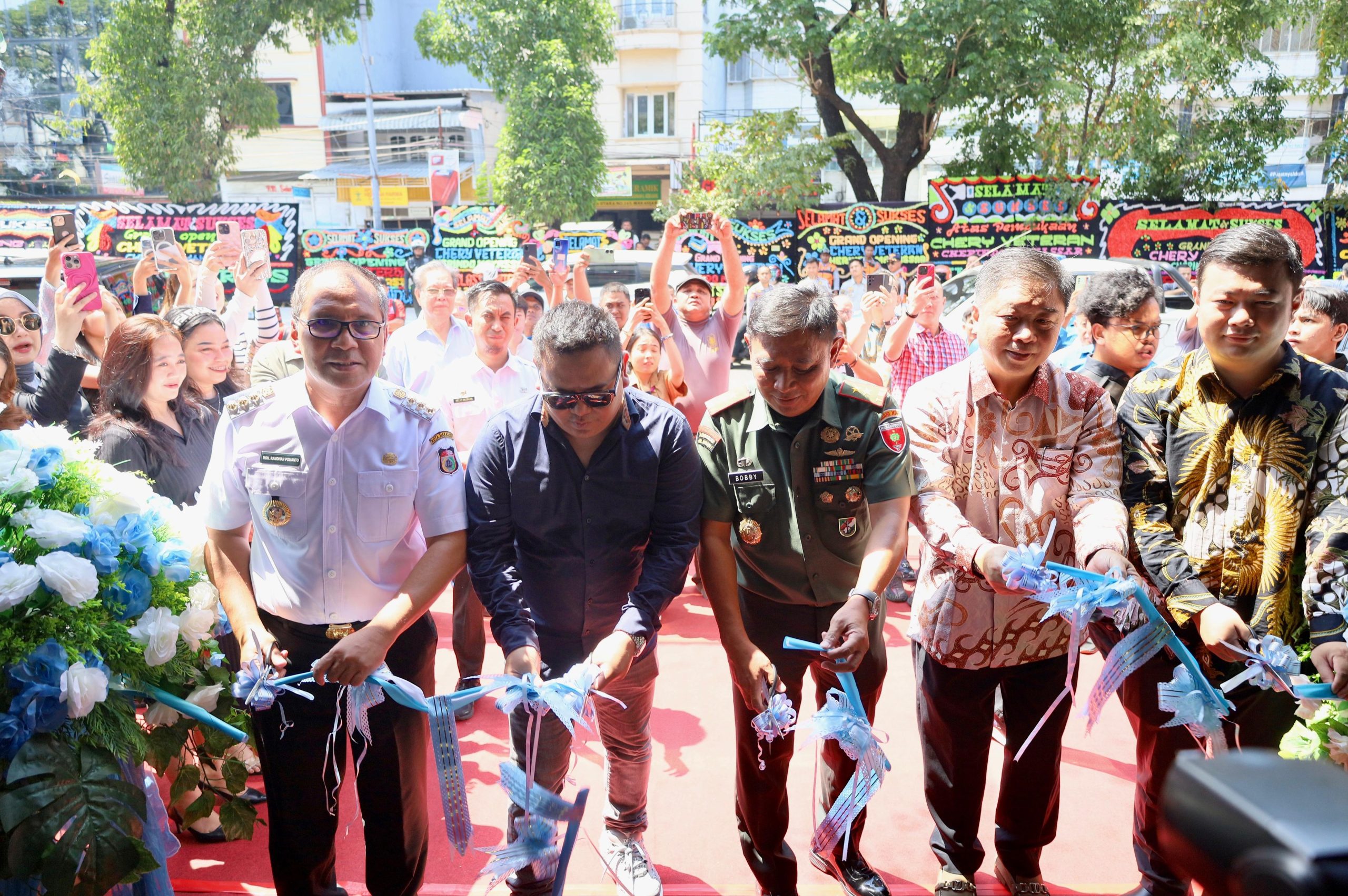 Danny Pomanto Hadiri Grand Opening Dealer Chery Veteran, Bukti Peluang Investasi Makassar Kian Unggul
