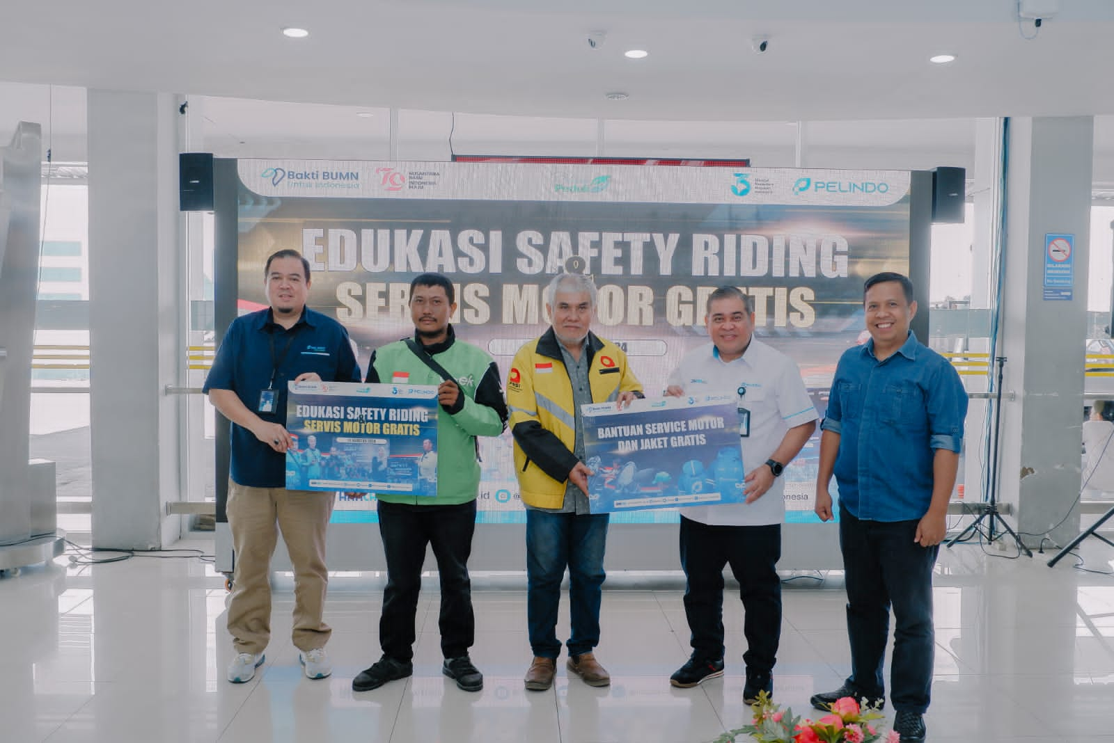 HUT RI ke-79, Pelindo Group Wilayah Makassar Gelar Safety Riding &#038; Service Gratis Ojek Online dan Ojek Pangkalan