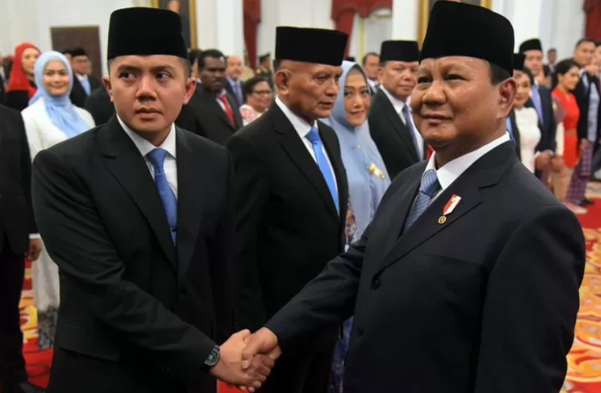 Peringatan Pertama Sekkab Mayor Teddy kepada Para Menteri Melalui Grup WhatsApp