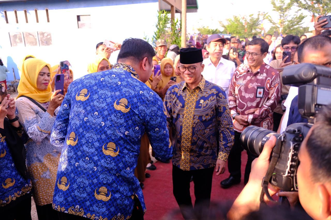 Berkunjung Ke Gowa, Menteri Desa dan PDT Puji Inovasi Kampung Rewako Biringala “Kareba”