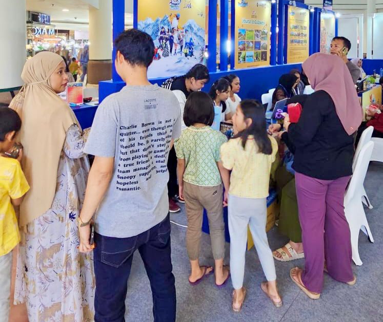 Berpartisipasi dalam DIATF Travel Fair, Trans Snow World Makassar Sukses Menjual 100 Tiket 