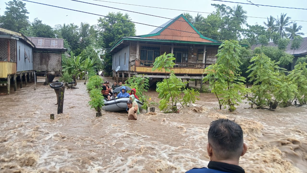 Titik Lokasi Banjir di Sulsel Terus Bertambah, Basarnas Makassar Terjunkan Tim Evakuasi