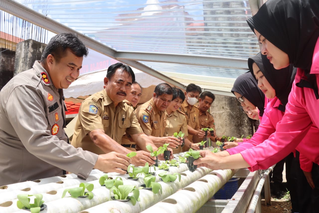 Polres Toraja Utara Bersama Bhayangkari Ikuti Launching Penguatan Program P2L Berbasis Terintegrasi dan Berkelanjutan