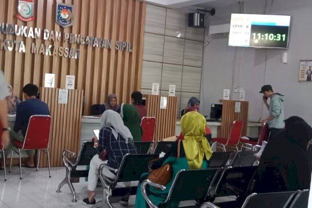 Warga Buakana Apresiasi Pelayanan Cepat Disdukcapil Kota Makassar