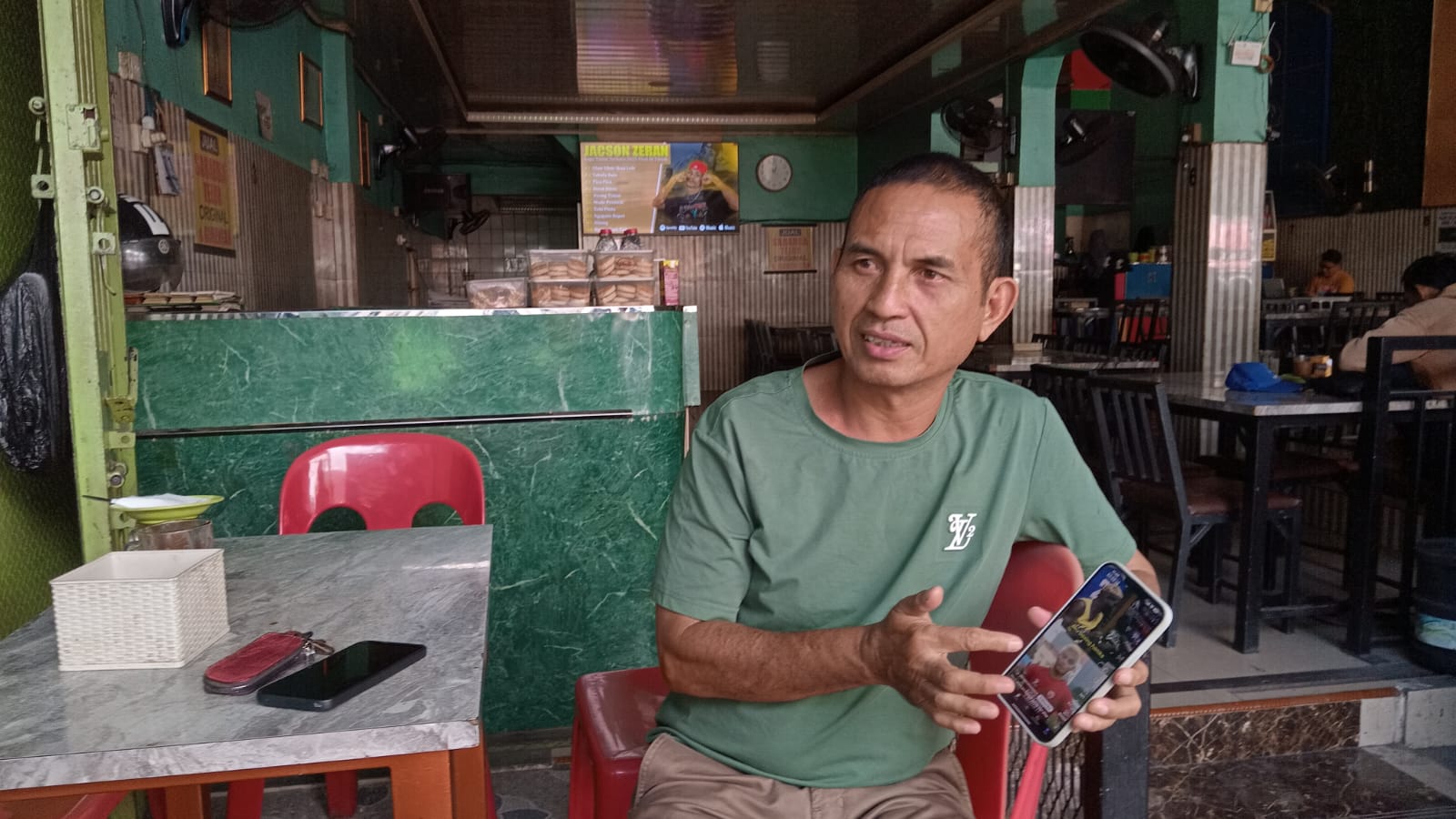 Layanan Digital Pegadaian Bantu Warkop Luken di Jalan Buru, Makassar
