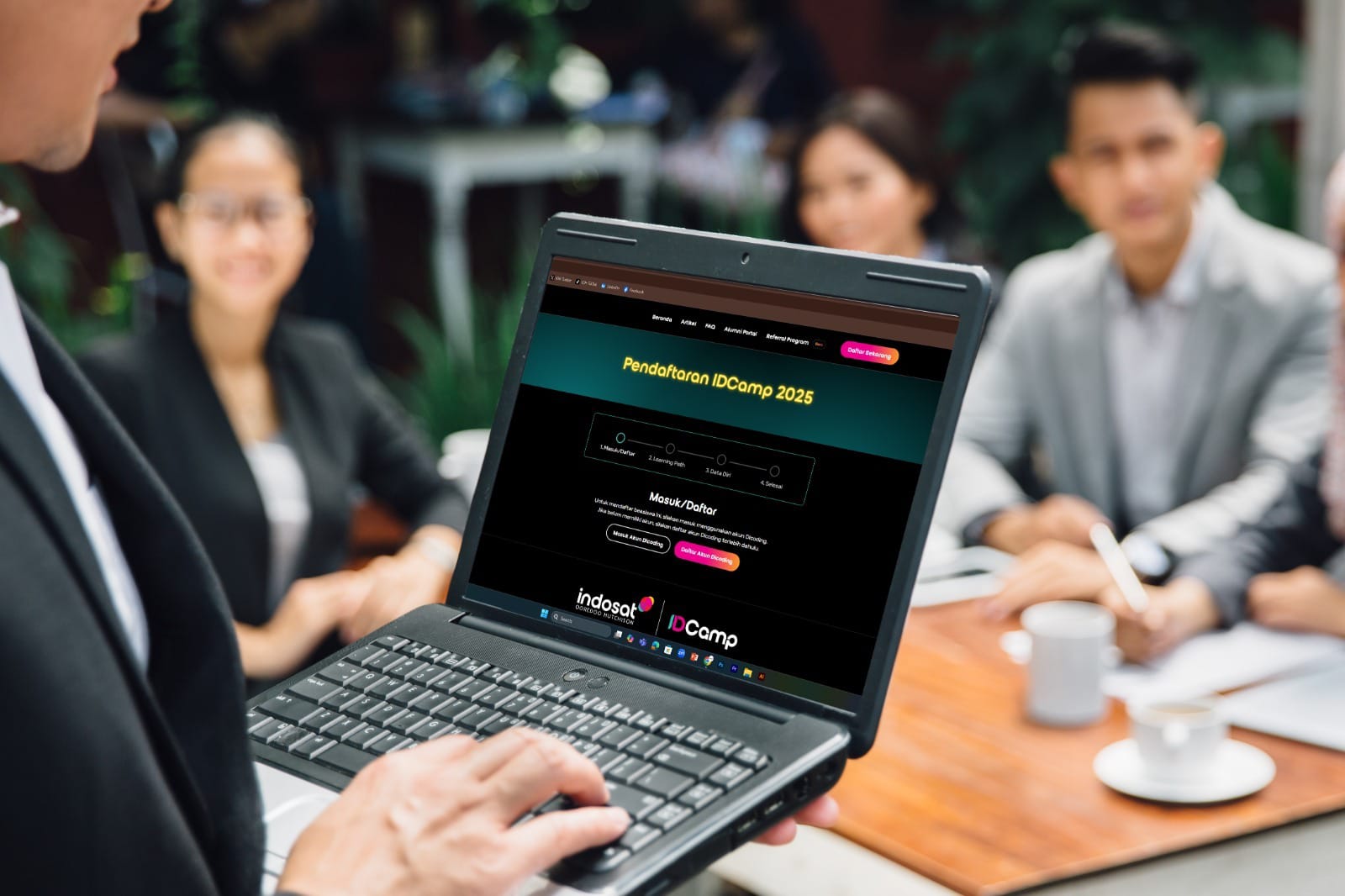 Indosat Ooredoo Hutchison Jawab Kebutuhan Talenta Digital Lewat Kelas AI Gratis di IDCamp 2025