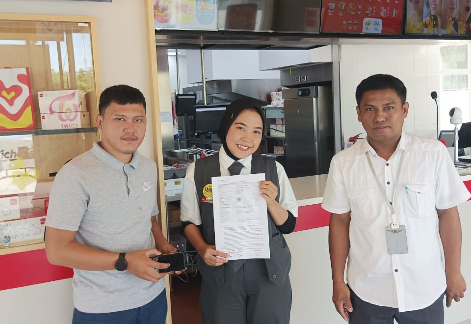 Gandeng Bank Sulselbar, BPKPD Pinrang Lakukan Pemasangan Alat Pembayaran Non Tunai Di Dua Resto