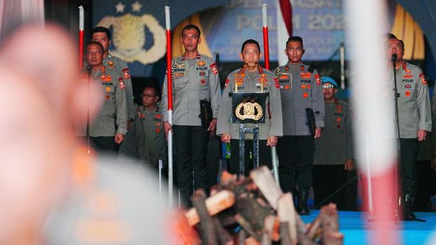 Kapolri Pimpin Renungan Ksatria Bhayangkara di Apel Kasatwil 2025: Tegaskan Komitmen Integritas dan Reformasi Polri